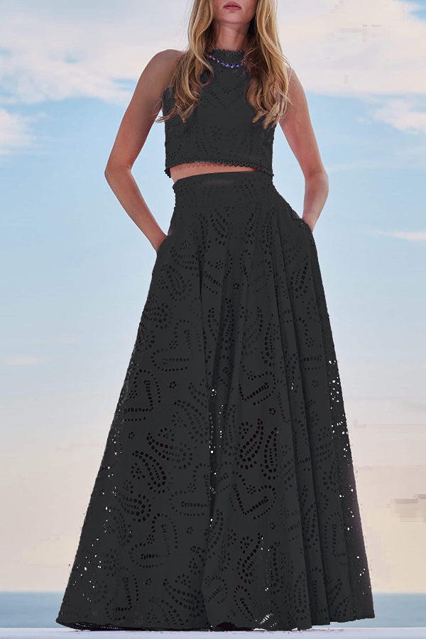 Boho set with broderie anglaise, cropped top, and pockets