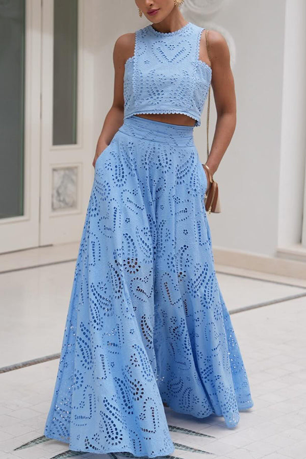 Boho set with broderie anglaise, cropped top, and pockets