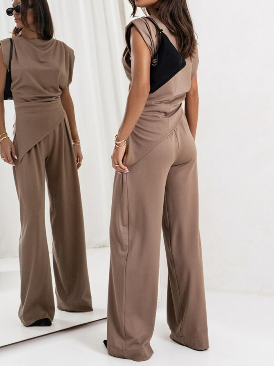 Set with Draped Elements in a Sculptural Cut