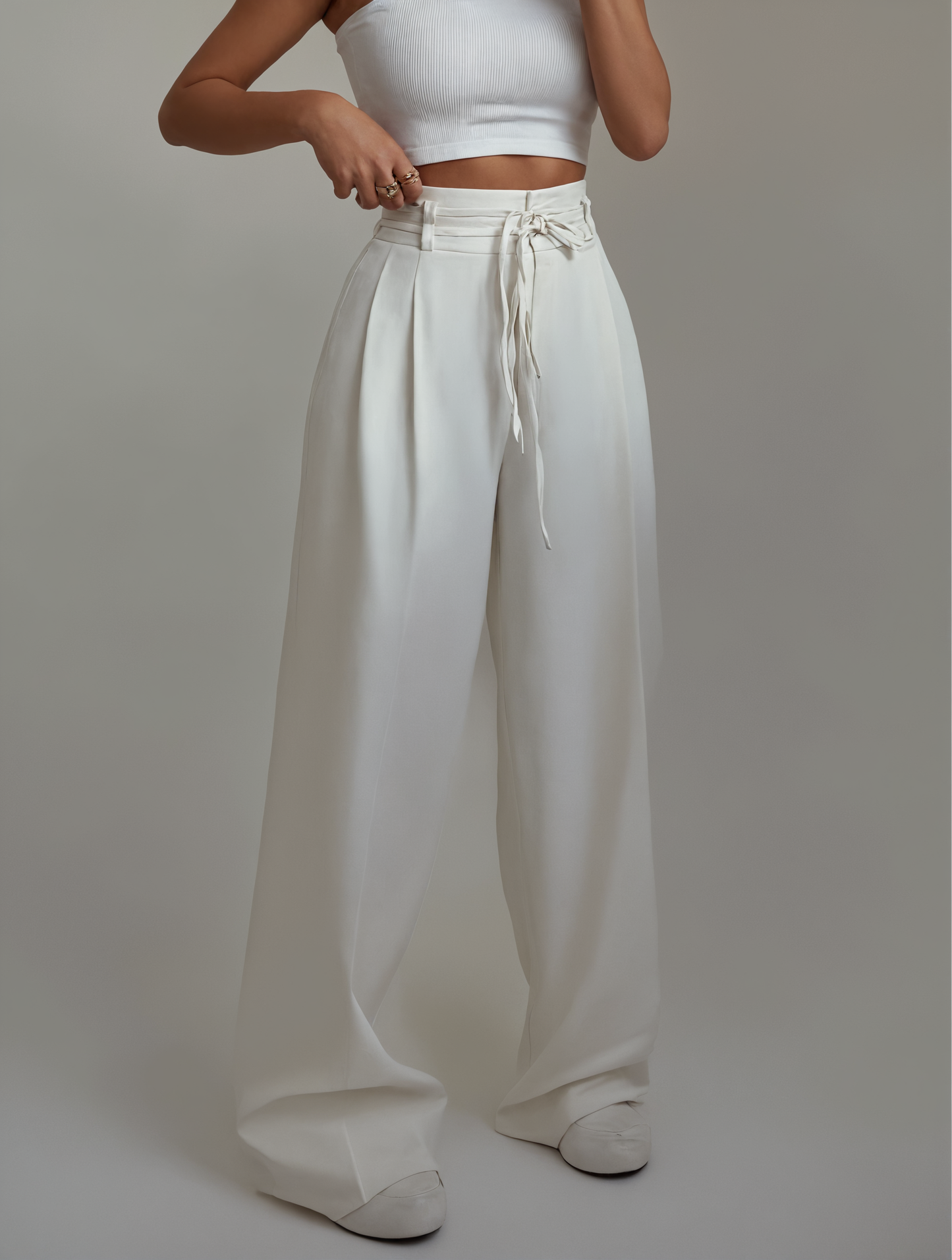 Luxe Regina™ | Elegant Wide-Leg Pants with High Waistband and Belt Detail