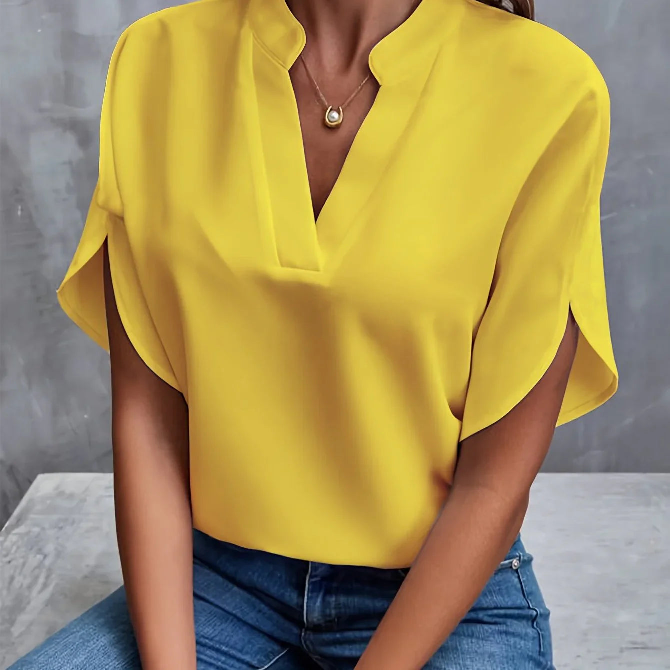 Luxe Regina™ – Elegant Blouse