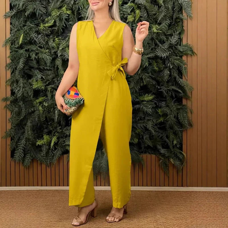 Stylish jumpsuit with a wrap design – effortless class