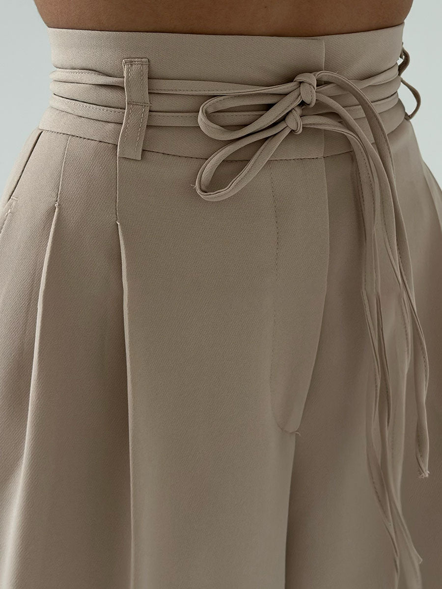 Luxe Regina™ | Elegant Wide-Leg Pants with High Waistband and Belt Detail