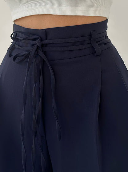 Luxe Regina™ | Elegant Wide-Leg Pants with High Waistband and Belt Detail