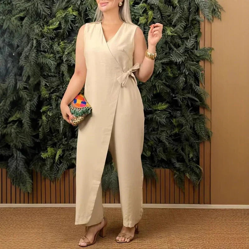 Stylish jumpsuit with a wrap design – effortless class